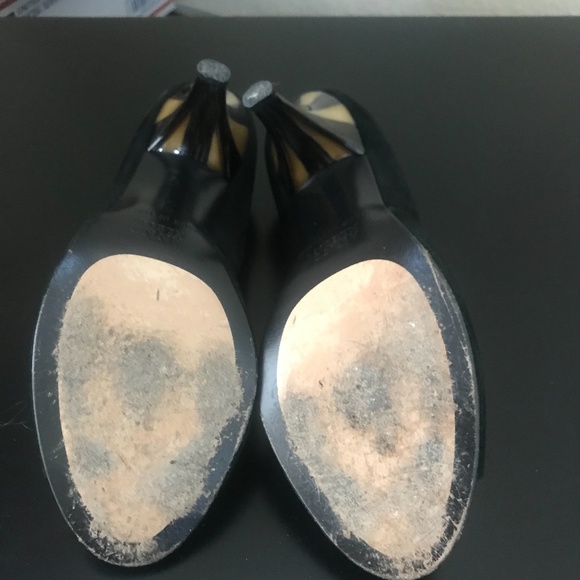 Anne Klein Black Shoes with bow. Size 8 - Picture 3 of 6